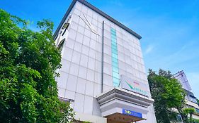 Fabhotel Prime Golden Emerald - Nr St Mary'S Church Cni
